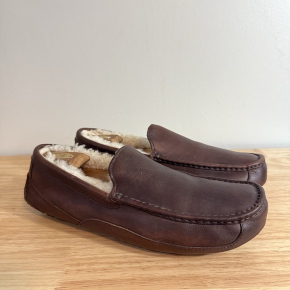 UGG Mens 12 Ascot Leather Slippers Sheepskin Shearling Lined Brown - Picture 1 of 8